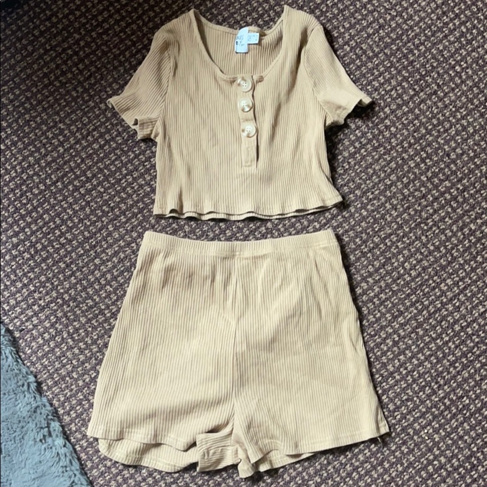 2-piece princess polly set